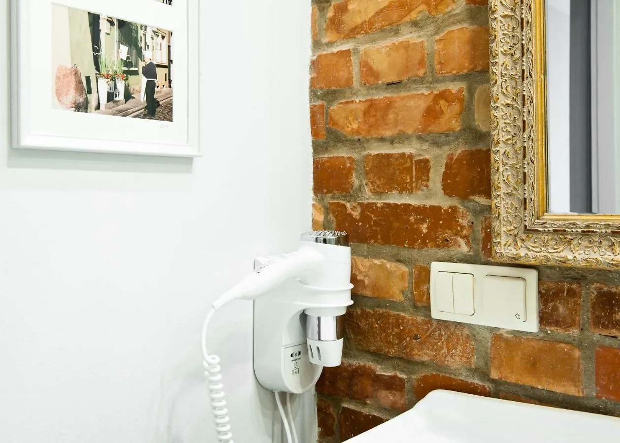 Red Brick Old Town Apartment Warszawa Polska